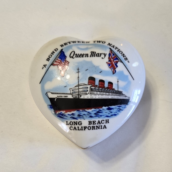 Vintage Phil Papel Imports Queen Mary Ship Long Beach California trinket box - Picture 2 of 6